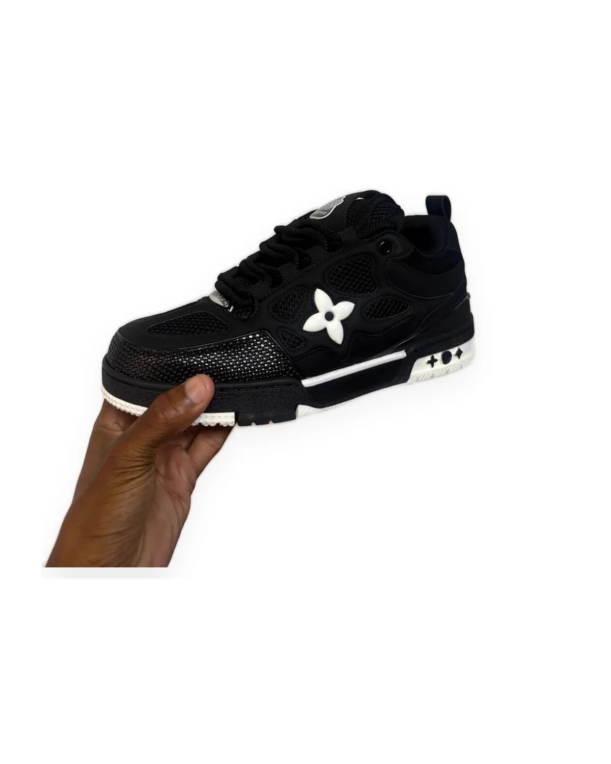 Low-Top Sneaker — Black/White