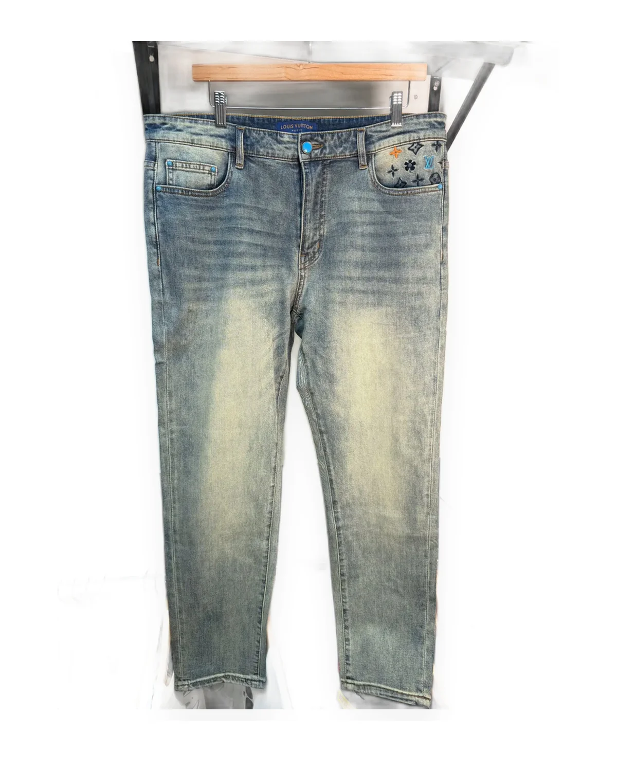 Light-Wash Distressed Jeans with Pocket Embroidery
